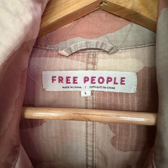 FREE PEOPLE x Womens Camo Utility Jacket Size Large l Oversized - Picture 4 of 7